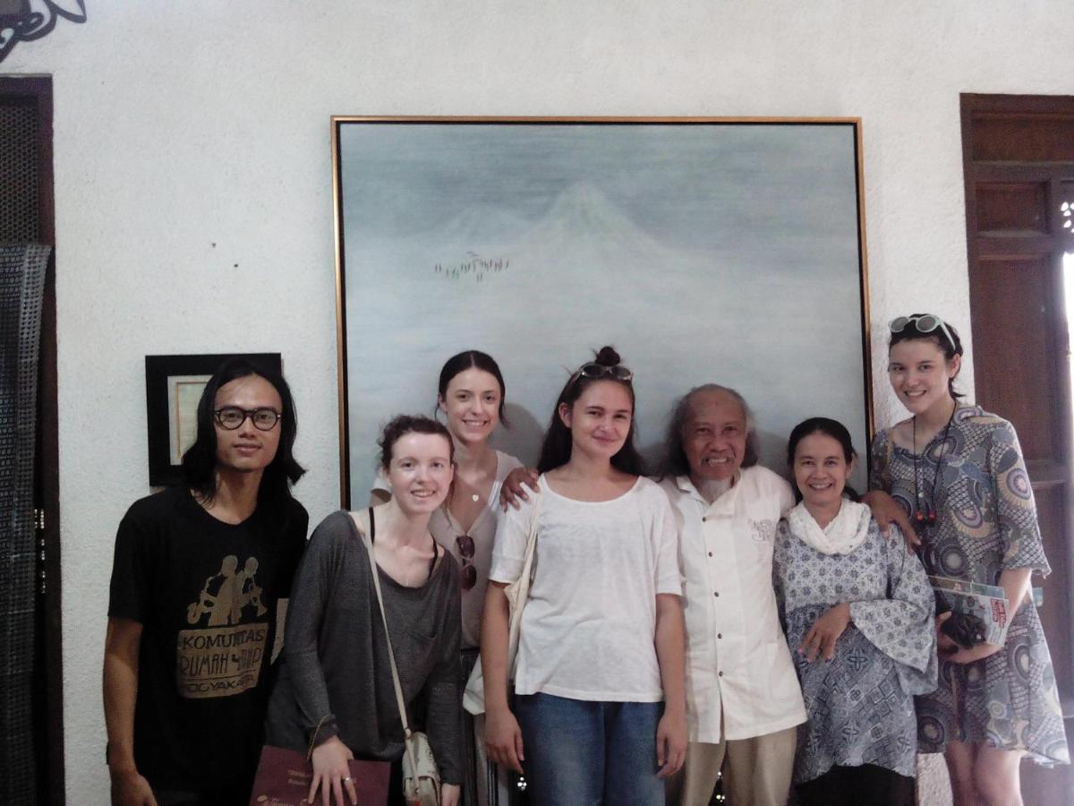 Homestay Posnya Seni Godod Art Gallery & *