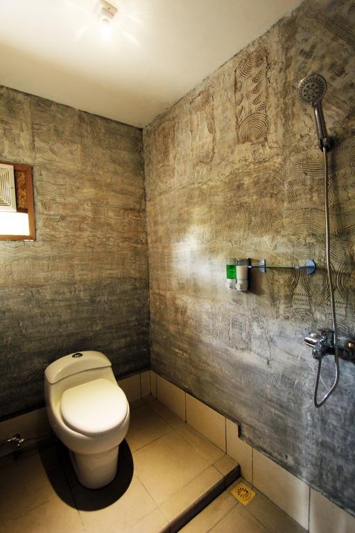 Homestay Posnya Seni Godod Art Gallery &