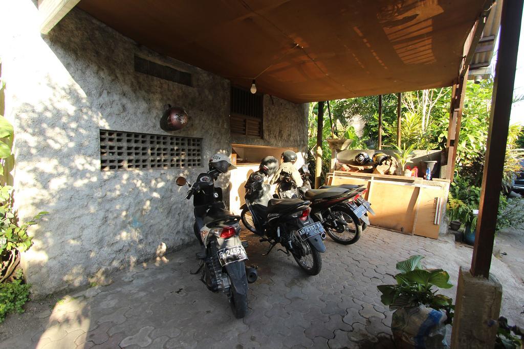 Homestay Posnya Seni Godod Art Gallery &