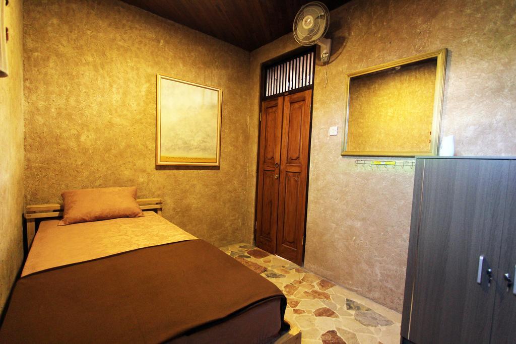 Posnya Seni Godod Art Gallery & Yogyakarta