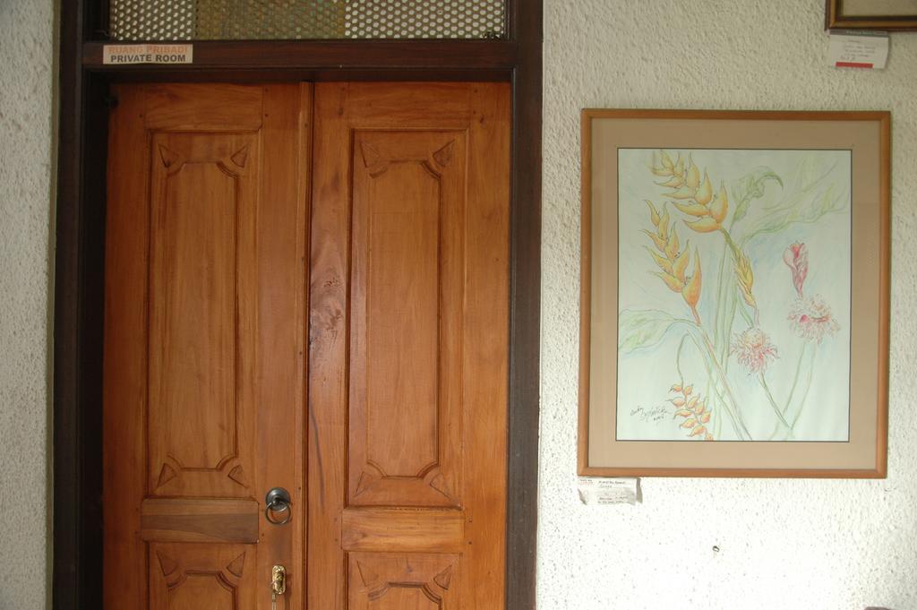 Homestay Posnya Seni Godod Art Gallery & *